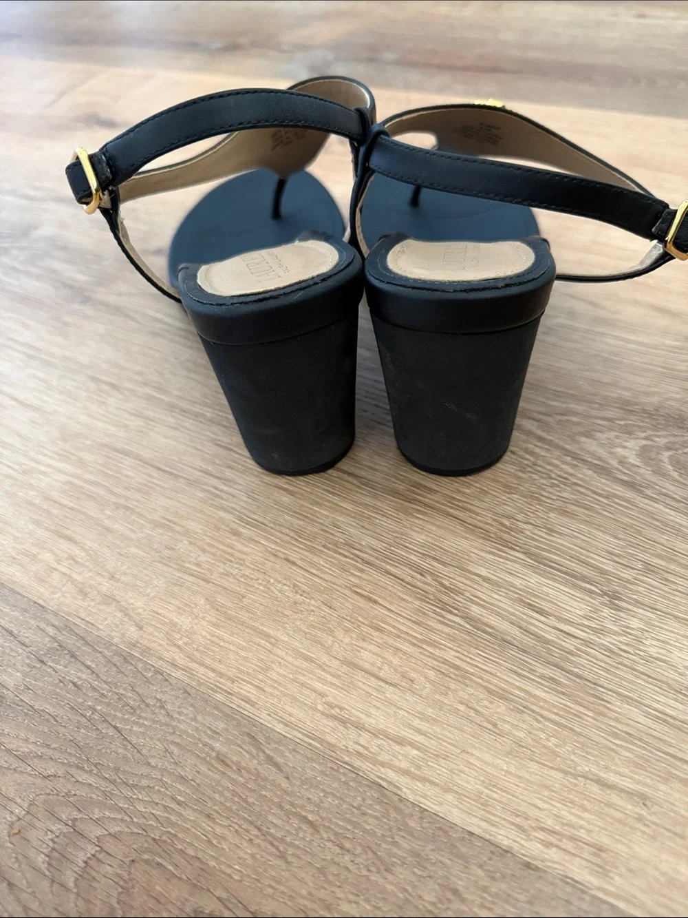 Ralph Lauren Black Wedge Thong Sandals with Gold RL Emblem - Picture 3 of 6